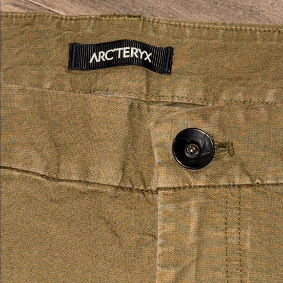 Arc’teryx Trim Fit Cotton Blend Shorts SZ 34 - Picture 2 of 6